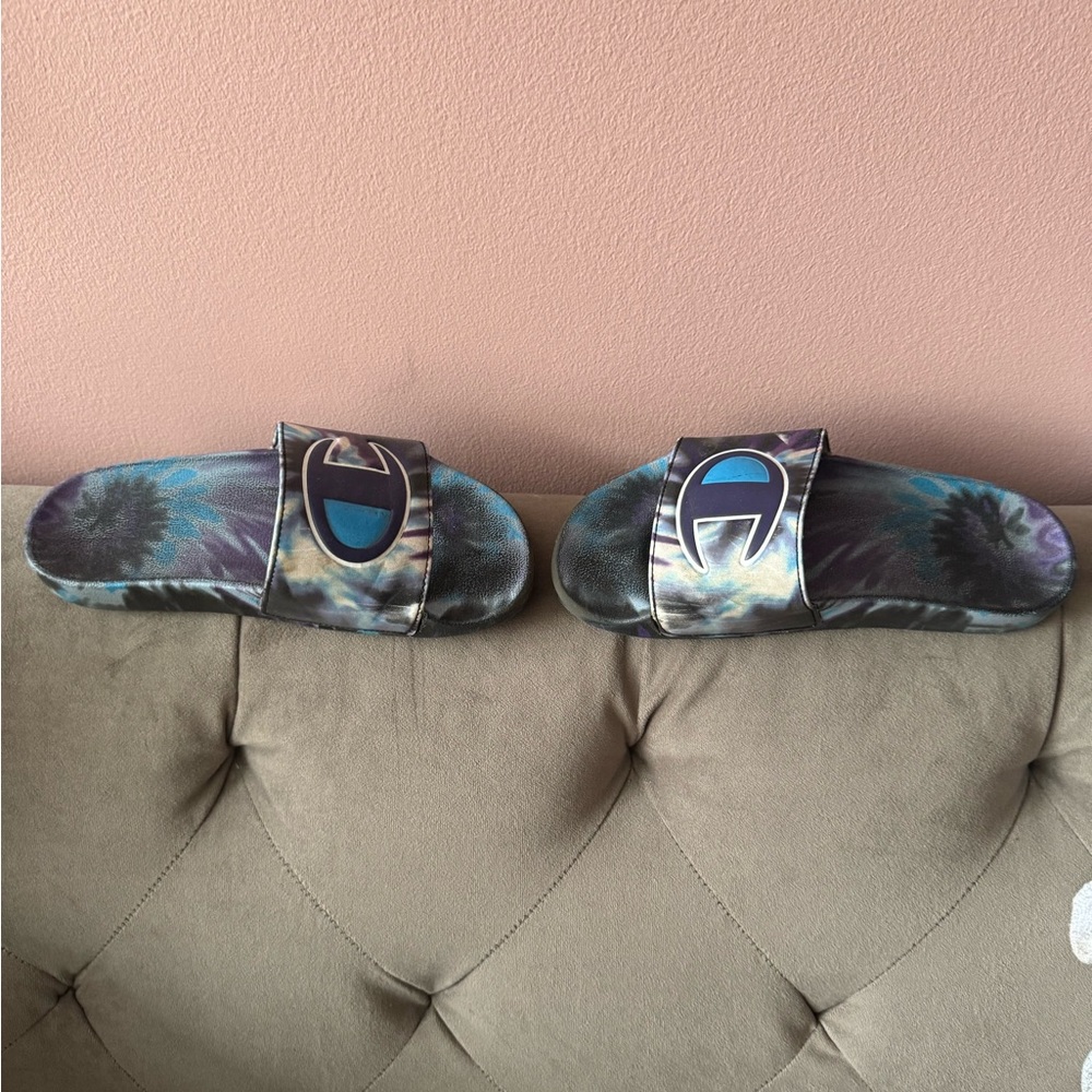 Champion slides size 6